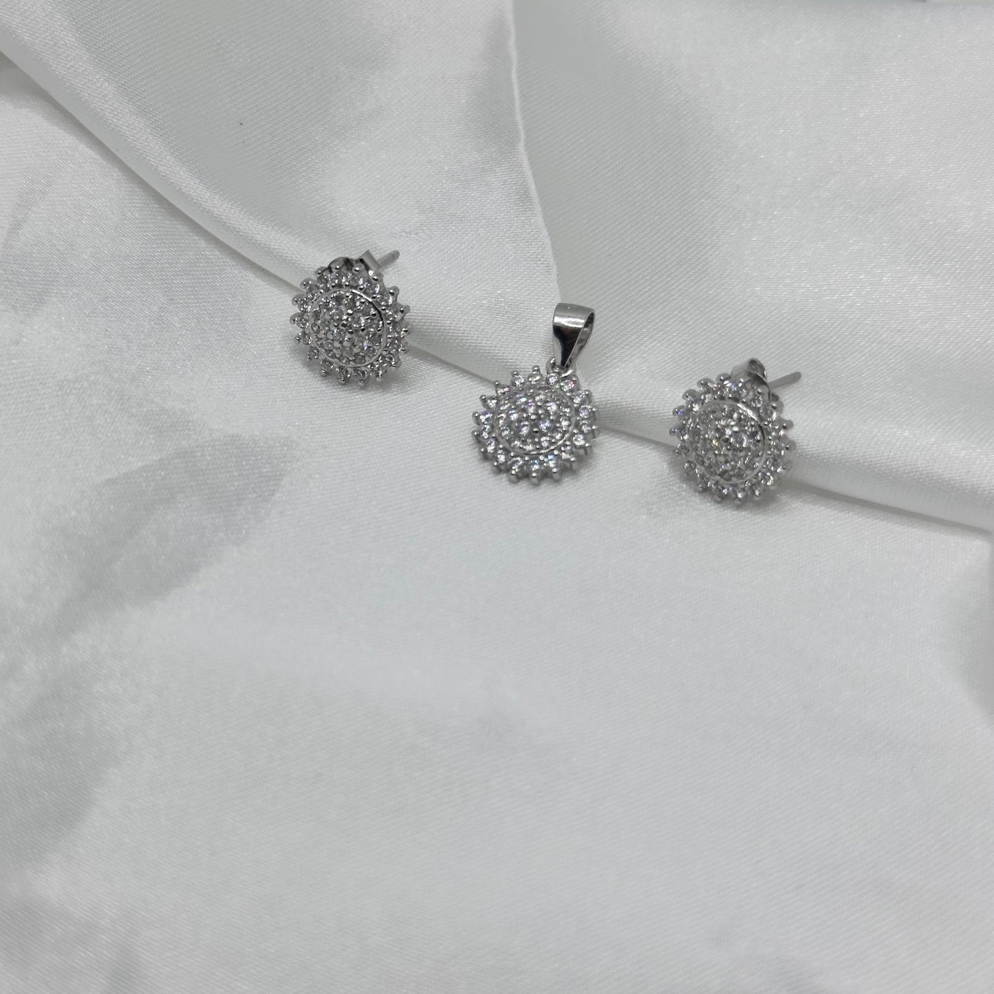 Silver Sunburst Pendant Set