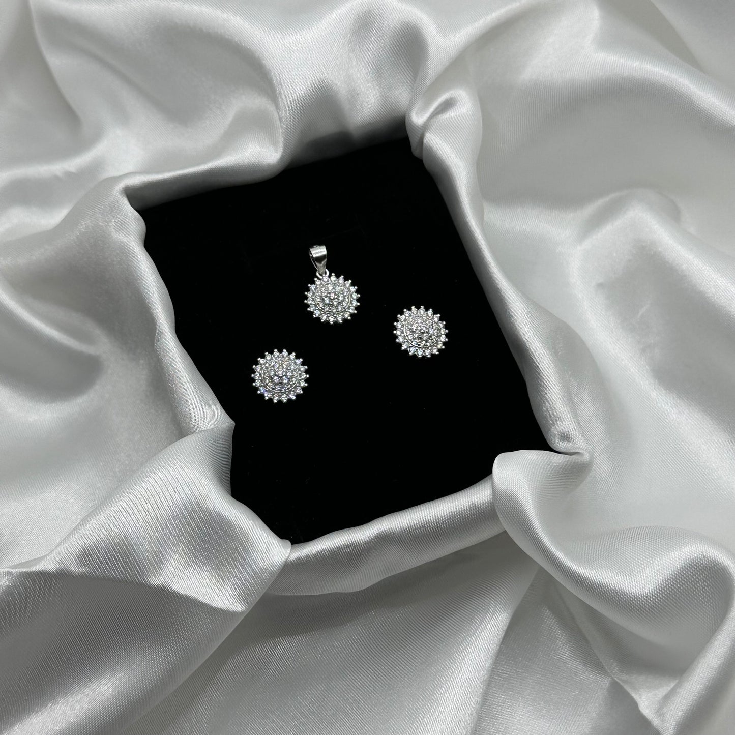 Silver Sunburst Pendant Set