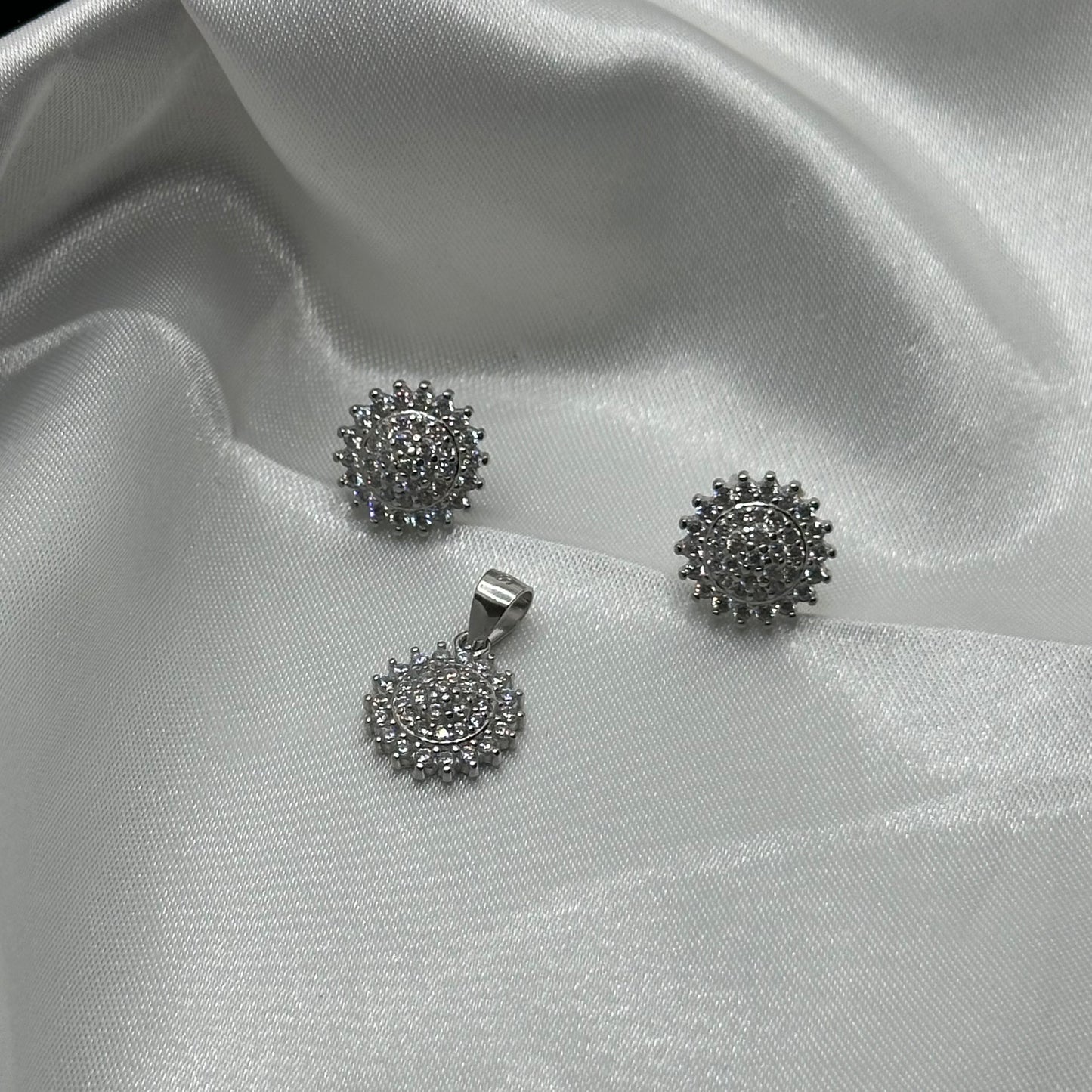 Silver Sunburst Pendant Set