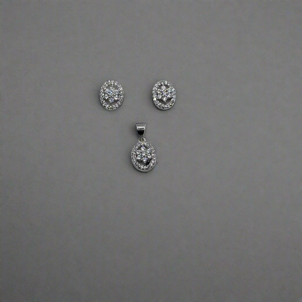 Starred Oval Silver Pendant Set
