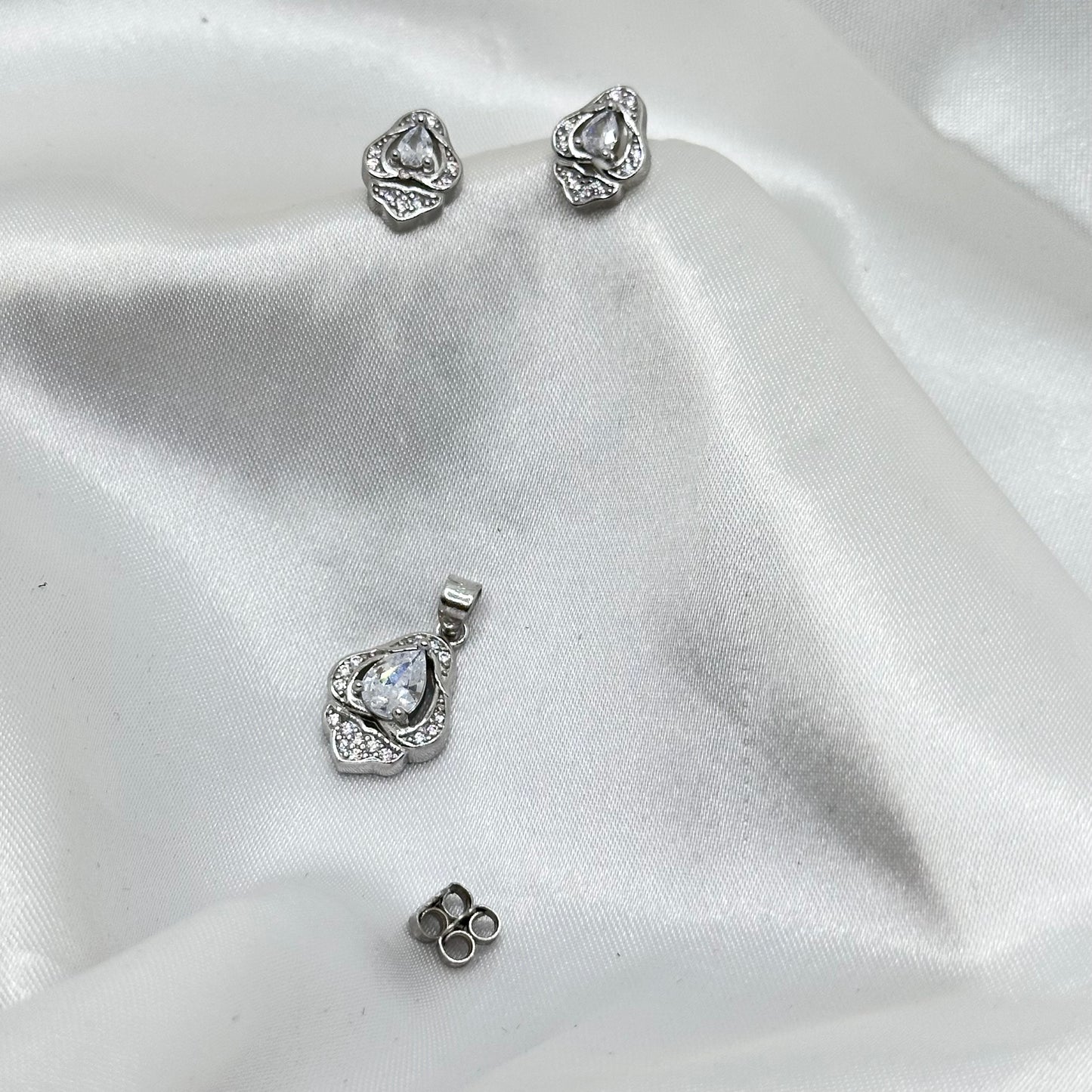 Crystalline Teardrop Pendant Set