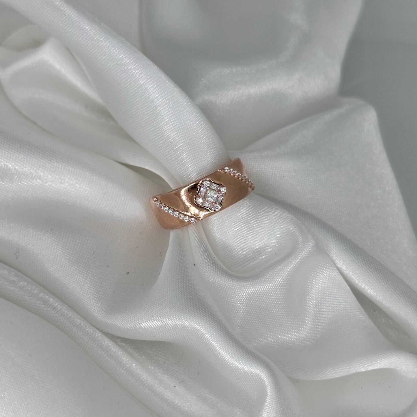 Contemporary Rose Gold Open-Band Ring