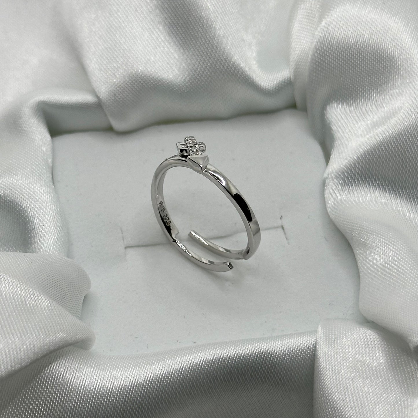 Minimalist Arrow Sterling Silver Ring