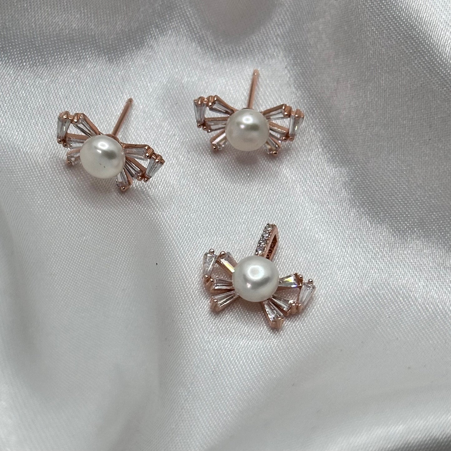 Pearl and Baguette Crystal Bow Rose Gold Pendant Set