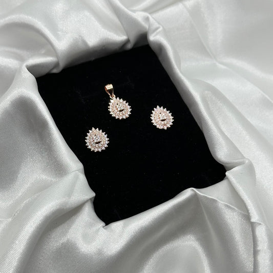 Oval Cluster Halo Rose Gold Pendant Set