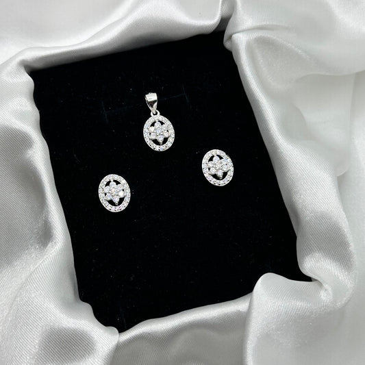 Starred Oval Silver Pendant Set