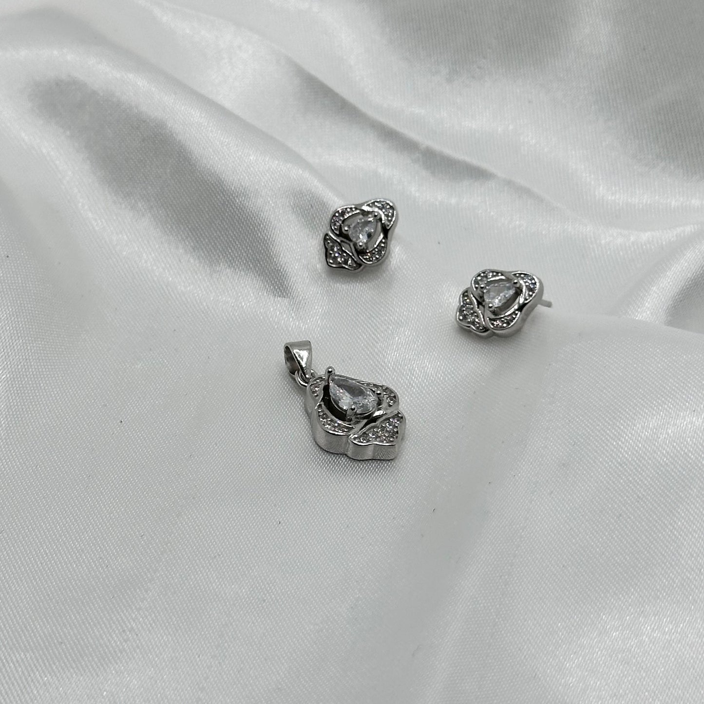 Crystalline Teardrop Pendant Set
