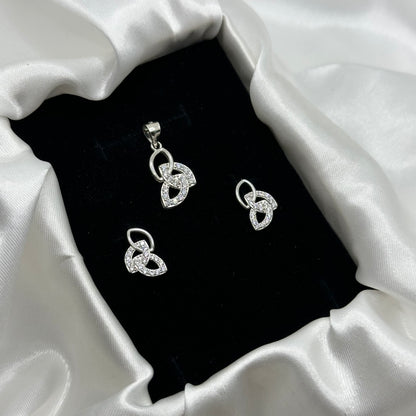Triquetra Pendant Set