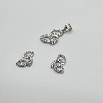 Triquetra Pendant Set