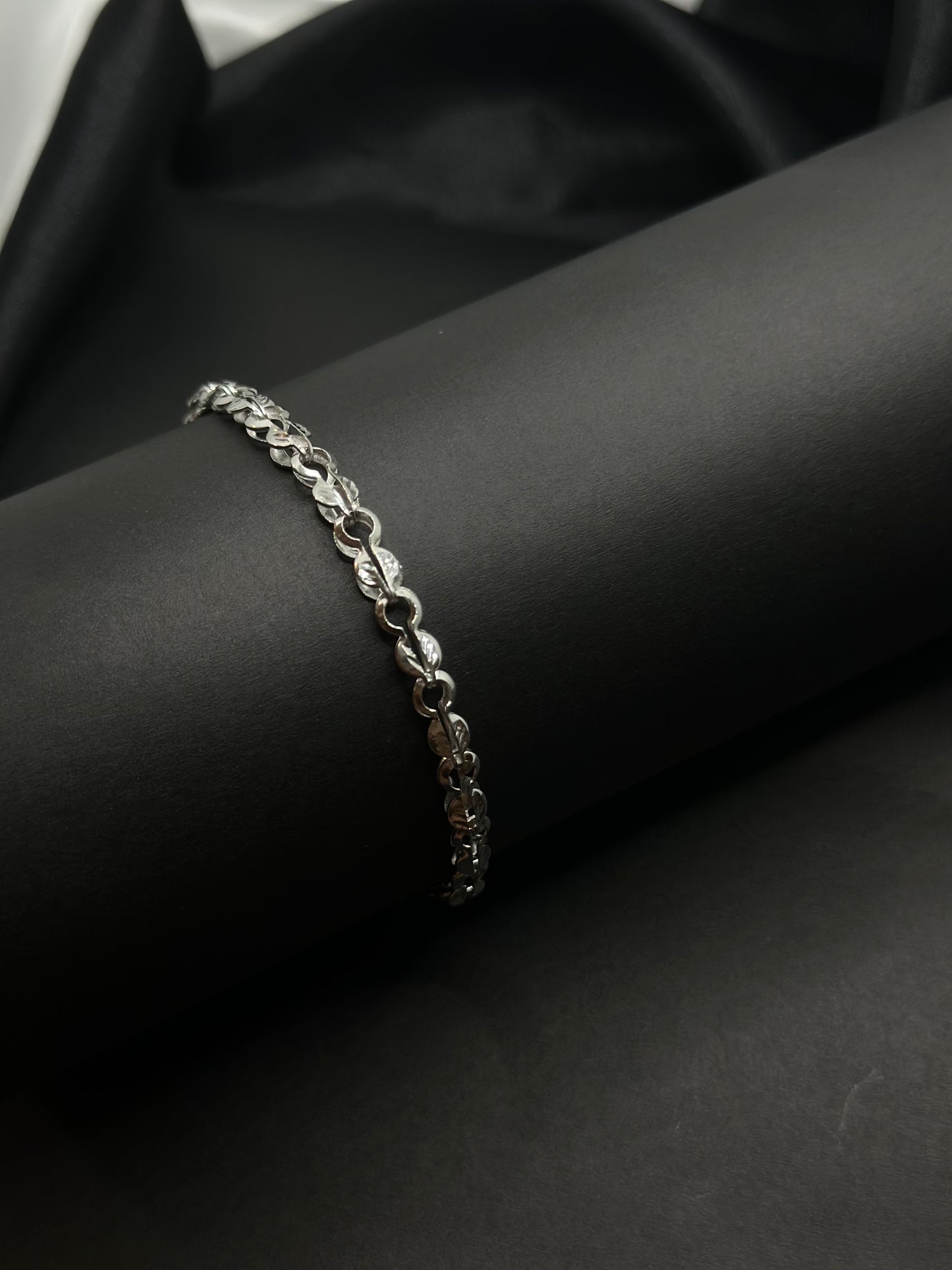 Elegant Silver Teardrop Link Bracelet